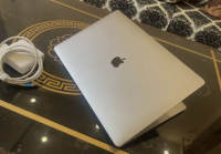 Apple Laptop,MacBook Pro2016,Core i7,2GB AMD Graphics,16GB RAM,1TB SSD