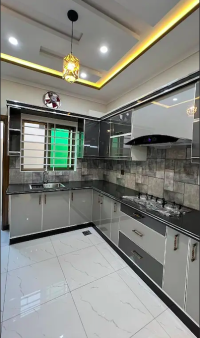 10 Marla Brand New House For Sale