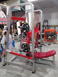 Butterfly pec dec|Squad rack|Letpull down|Wall mounted cable cross